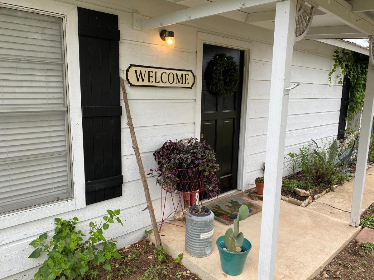 Pecan St. Parlor Haus Downtown Bandera, Tx 외부 사진