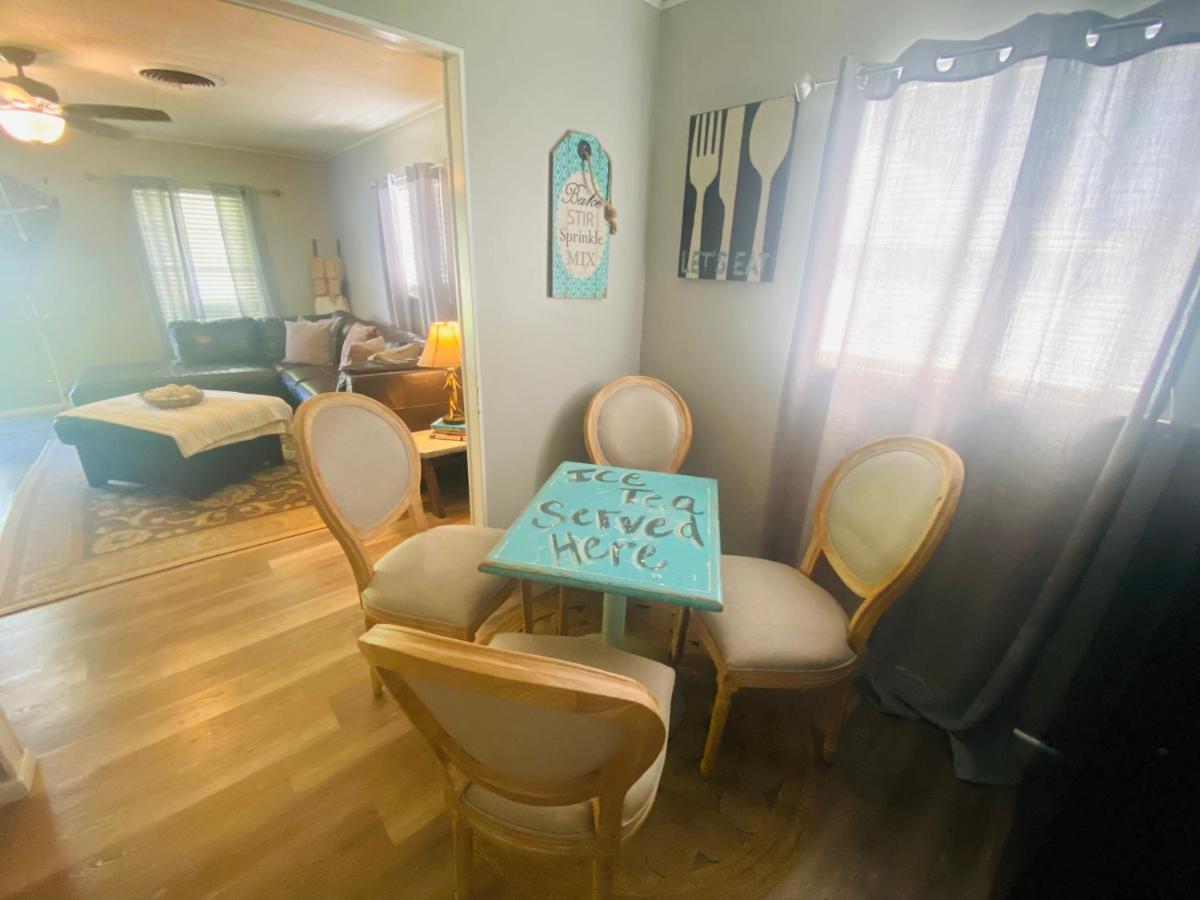 Pecan St. Parlor Haus Downtown Bandera, Tx 외부 사진